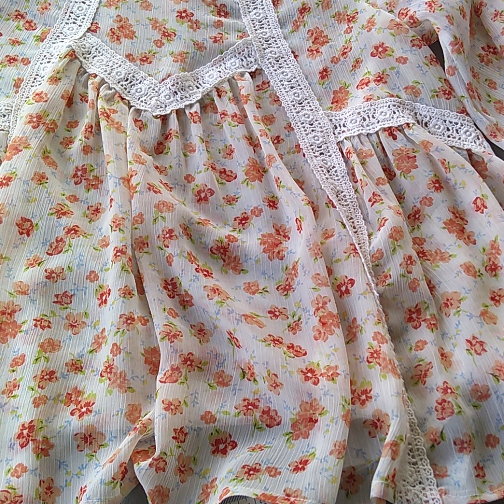 Altar'd State peasant top with lace insets - Picture 3 of 4